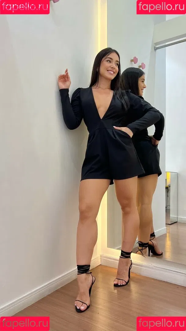 Iara Guimarães Onlyfans Photo Gallery 