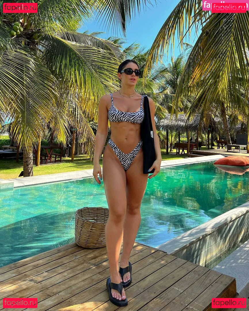 Iara Guimarães Onlyfans Photo Gallery 