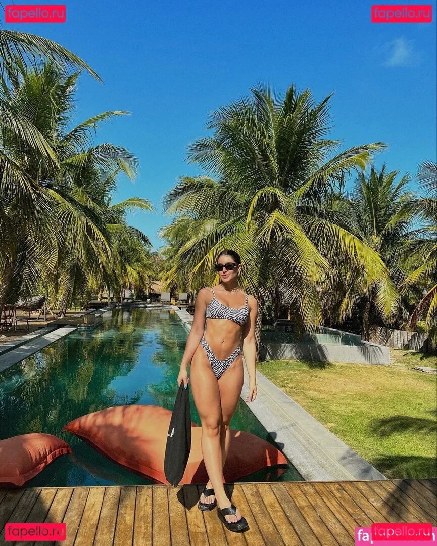 Iara Guimarães Onlyfans Photo Gallery 