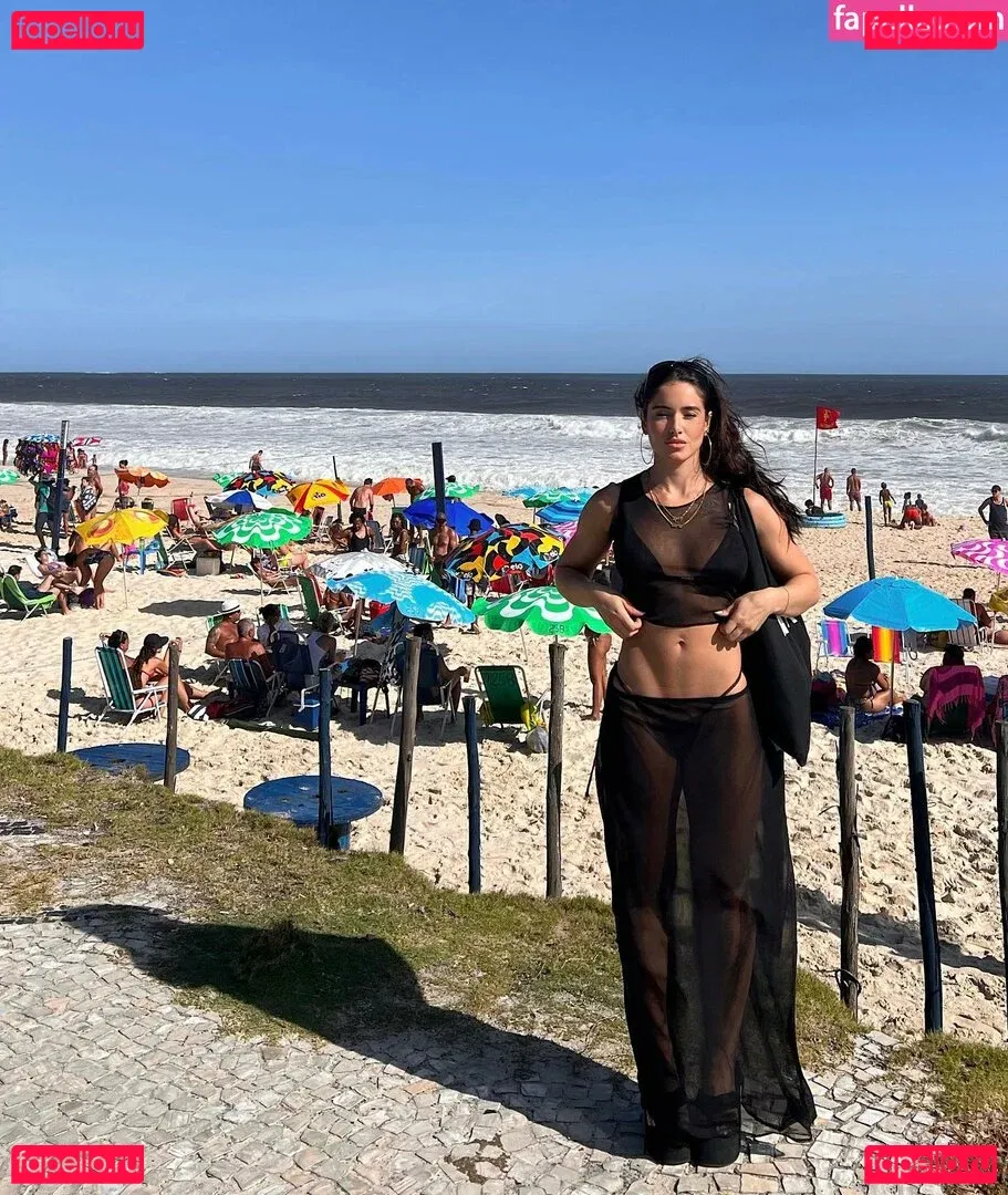 Iara Guimarães Onlyfans Photo Gallery 