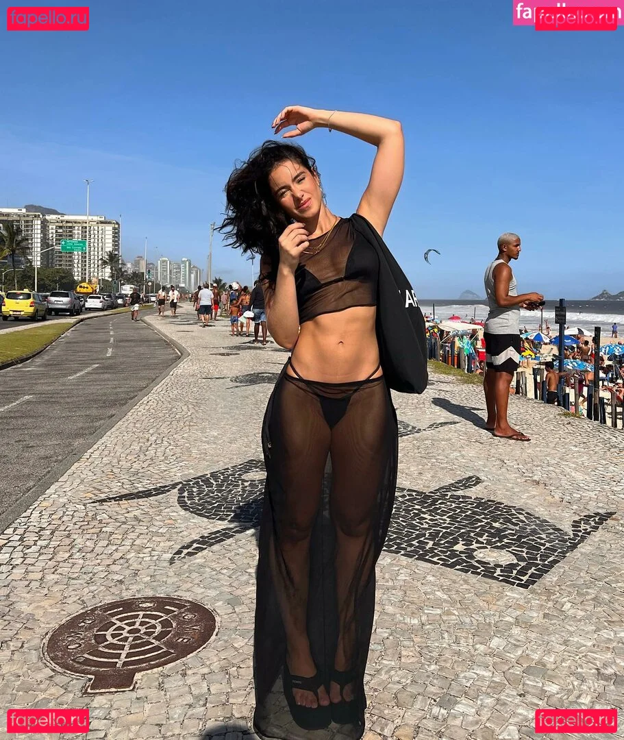 Iara Guimarães Onlyfans Photo Gallery 