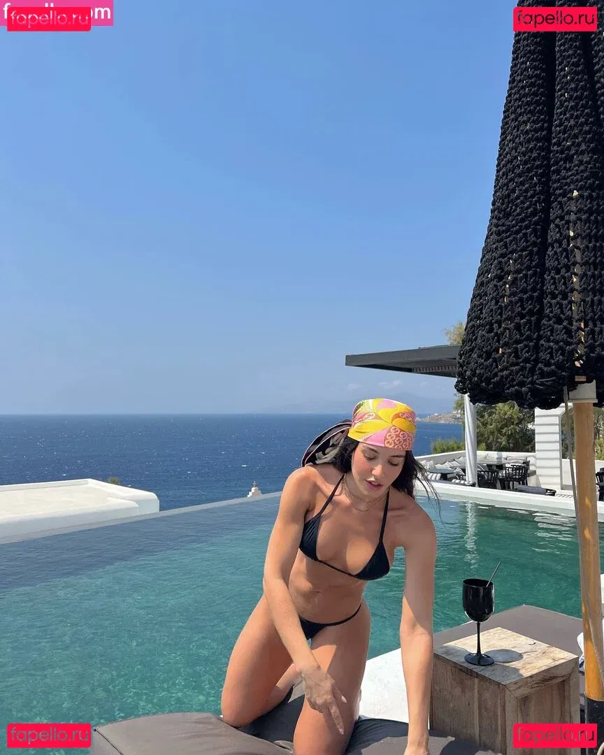 Iara Guimarães Onlyfans Photo Gallery 