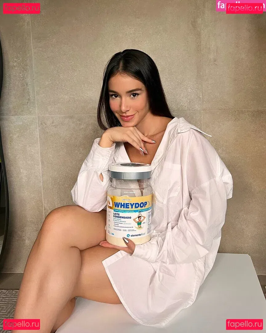 Iara Guimarães Onlyfans Photo Gallery 