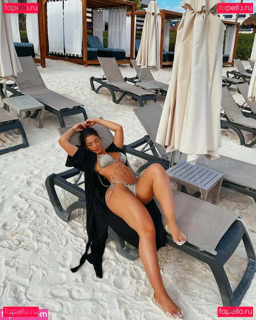 Iara Guimarães Onlyfans Photo Gallery 