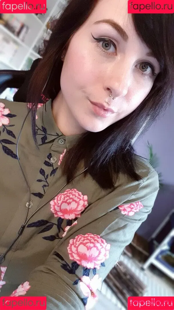 romisu Onlyfans Photo Gallery 