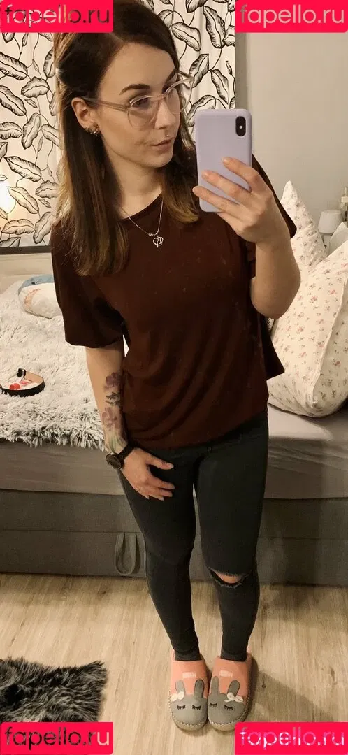 romisu Onlyfans Photo Gallery 