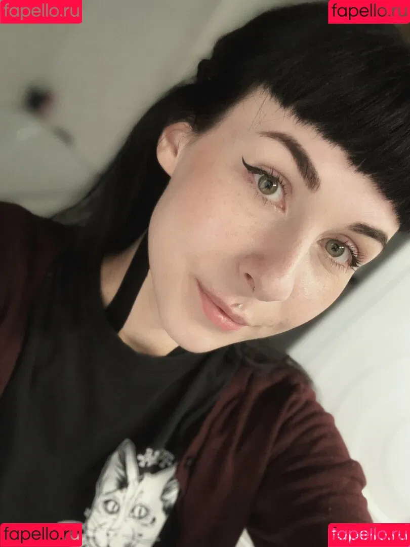 romisu Onlyfans Photo Gallery 