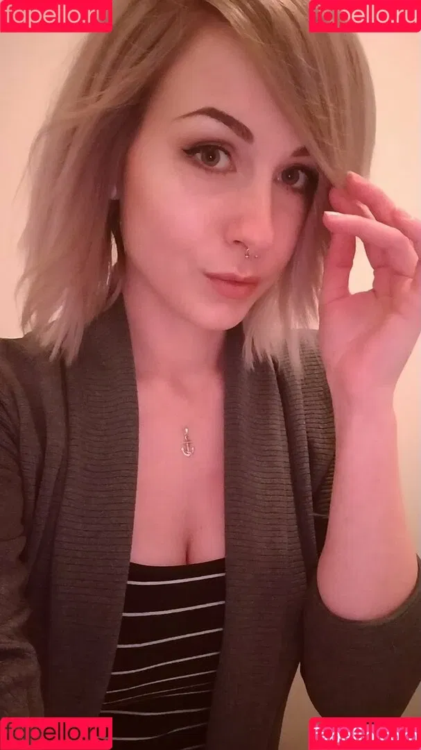 romisu Onlyfans Photo Gallery 