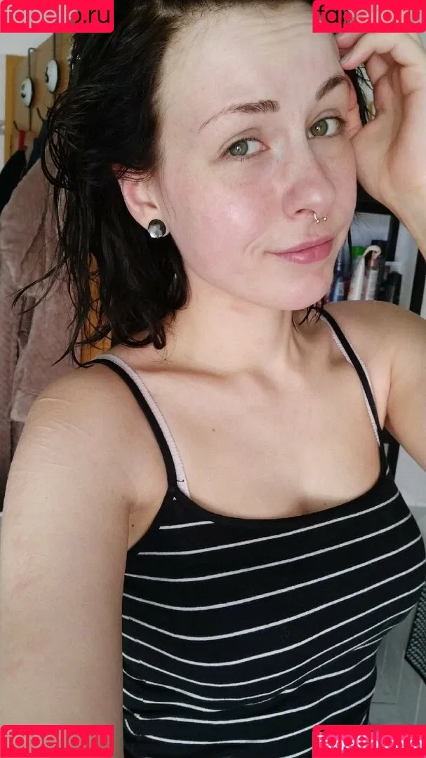 romisu Onlyfans Photo Gallery 