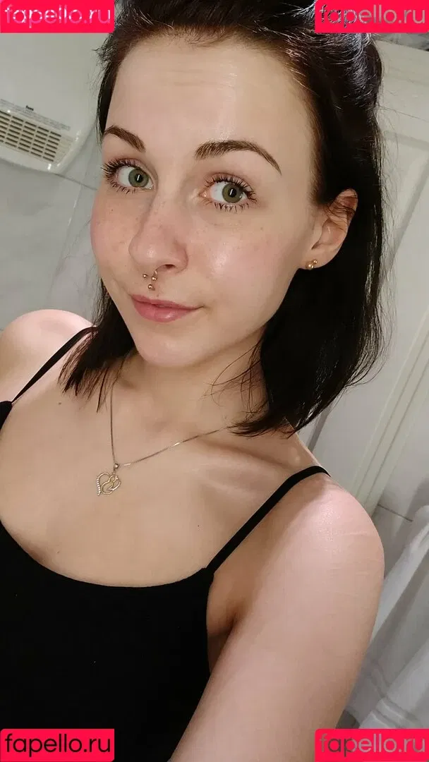 romisu Onlyfans Photo Gallery 