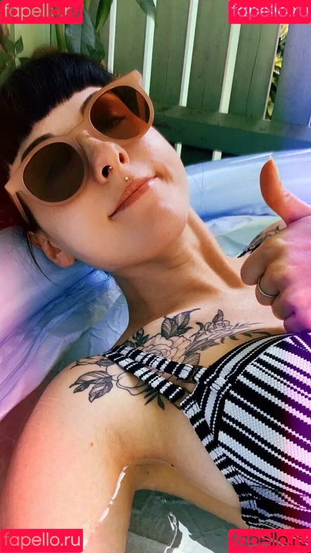 romisu Onlyfans Photo Gallery 