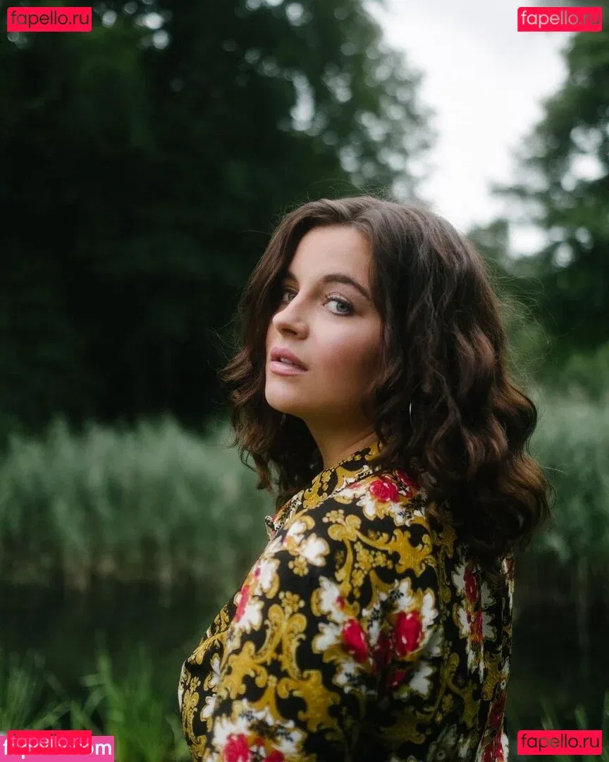 romisu Onlyfans Photo Gallery 