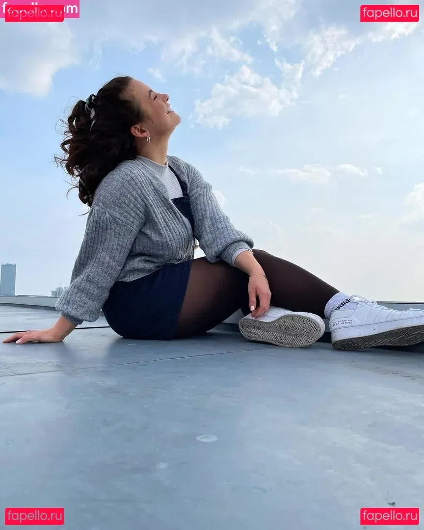 romisu Onlyfans Photo Gallery 