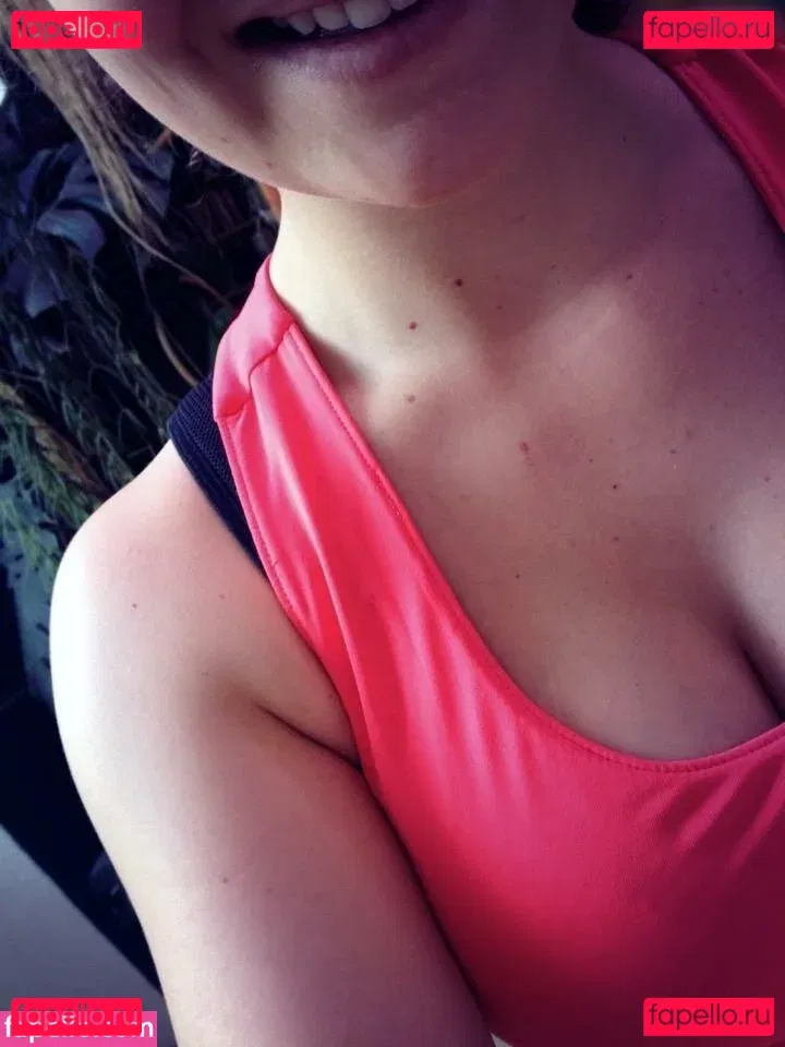 romisu Onlyfans Photo Gallery 