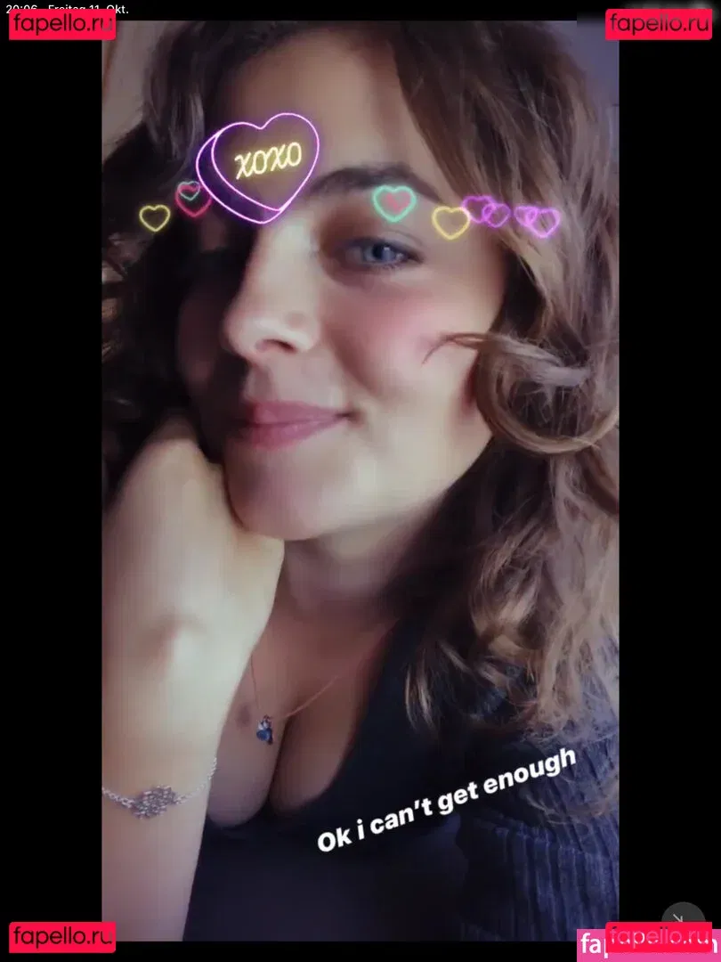 romisu Onlyfans Photo Gallery 