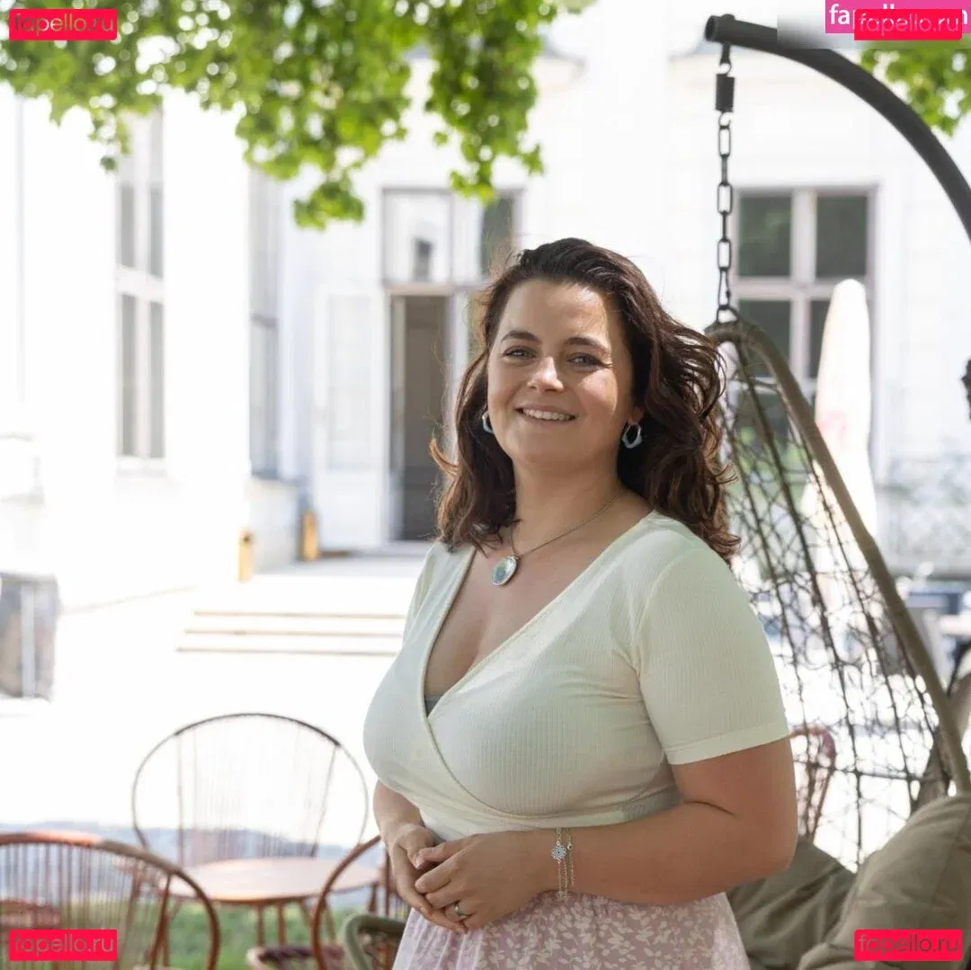 romisu Onlyfans Photo Gallery 