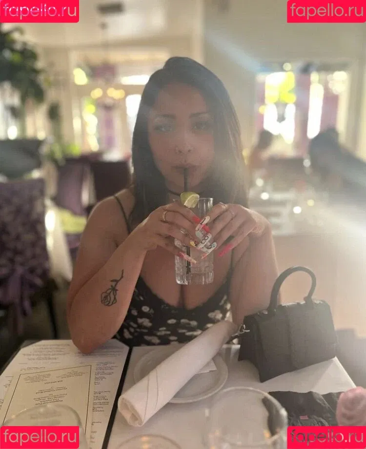nongmhoe Onlyfans Photo Gallery 