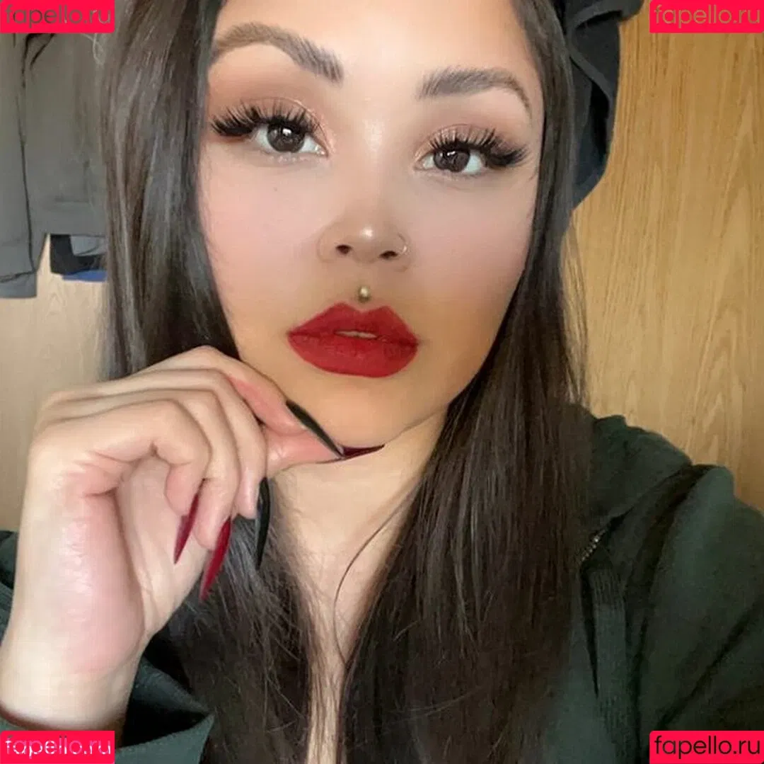 nongmhoe Onlyfans Photo Gallery 