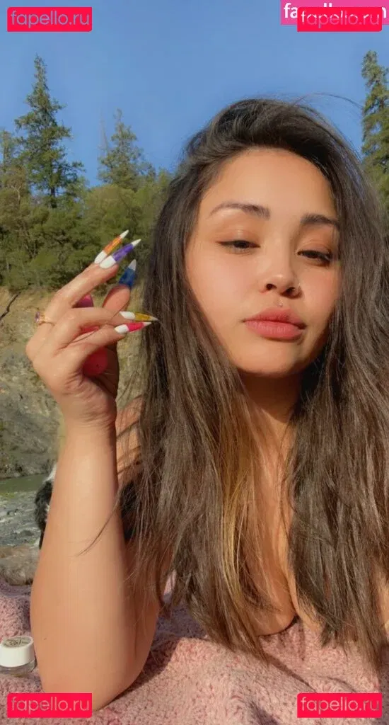 nongmhoe Onlyfans Photo Gallery 