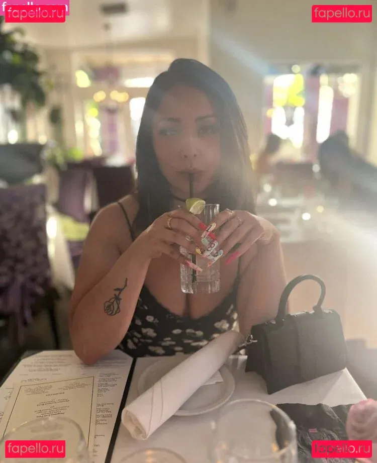 nongmhoe Onlyfans Photo Gallery 