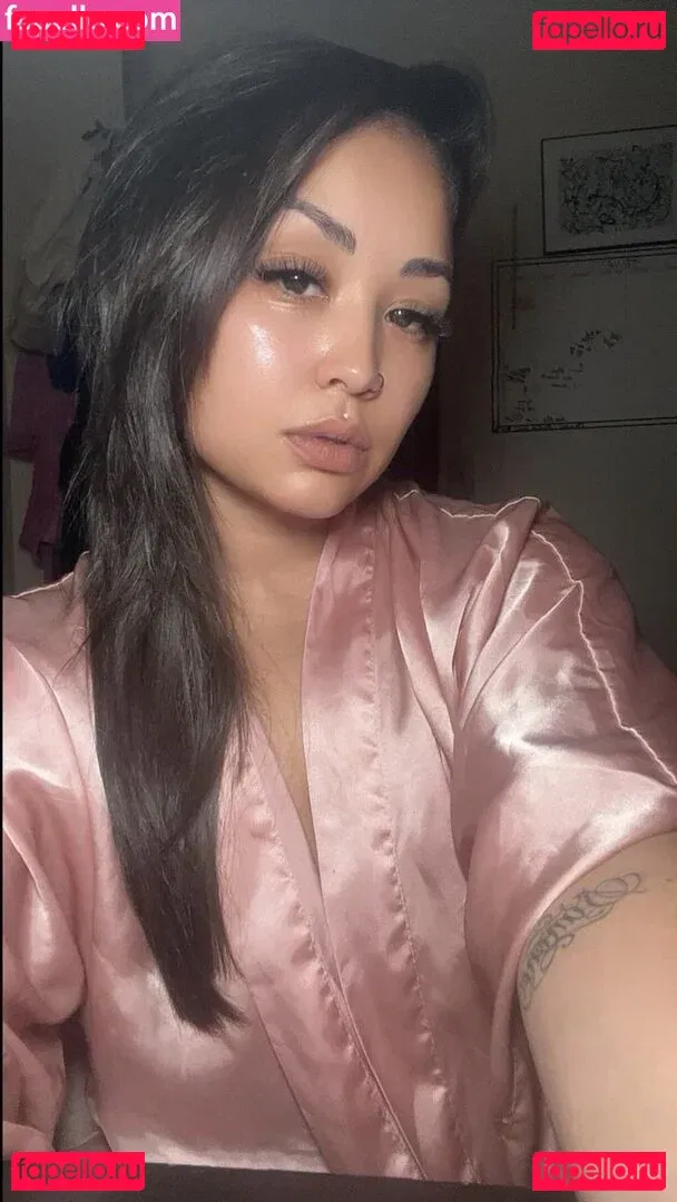 nongmhoe Onlyfans Photo Gallery 