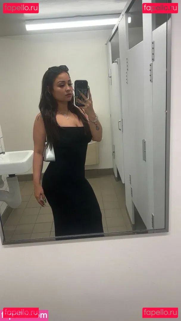 nongmhoe Onlyfans Photo Gallery 