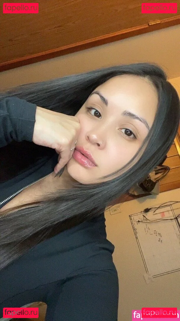 nongmhoe Onlyfans Photo Gallery 