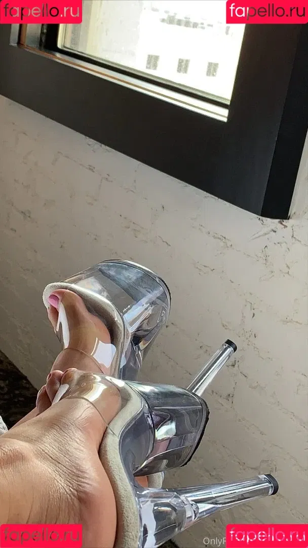 Jizzieebae Onlyfans Photo Gallery 