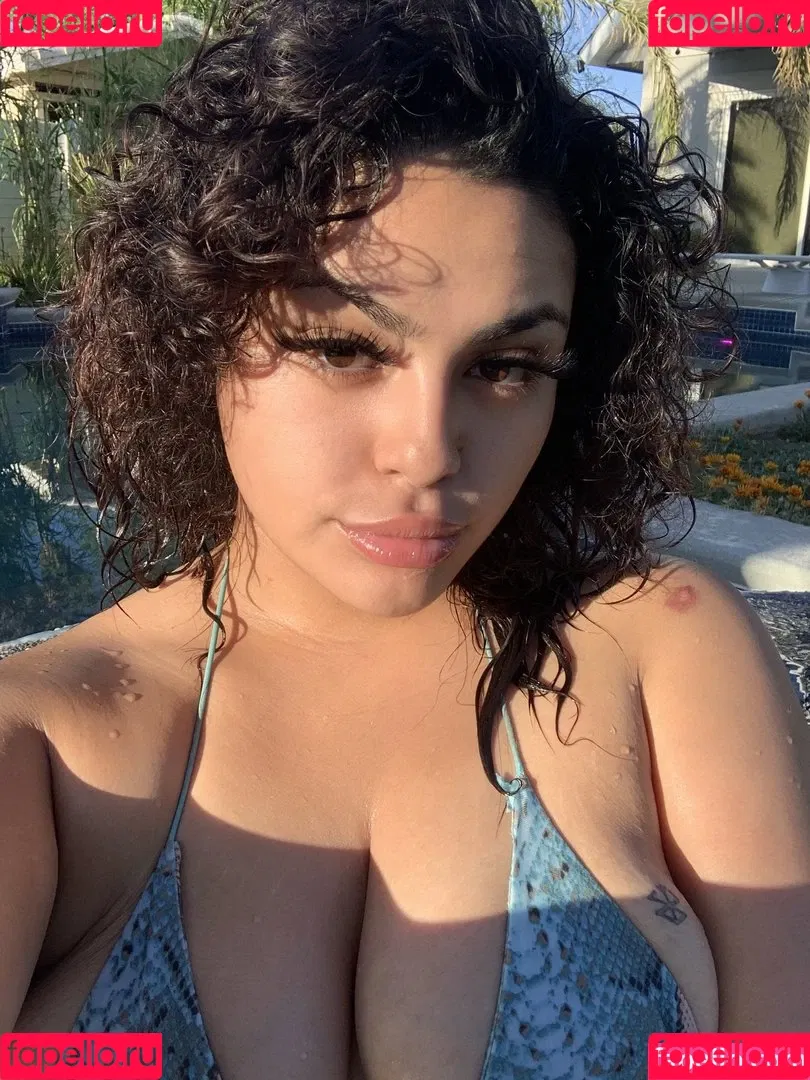 Jizzieebae Onlyfans Photo Gallery 
