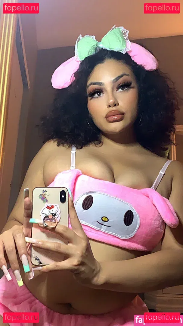 Jizzieebae Onlyfans Photo Gallery 