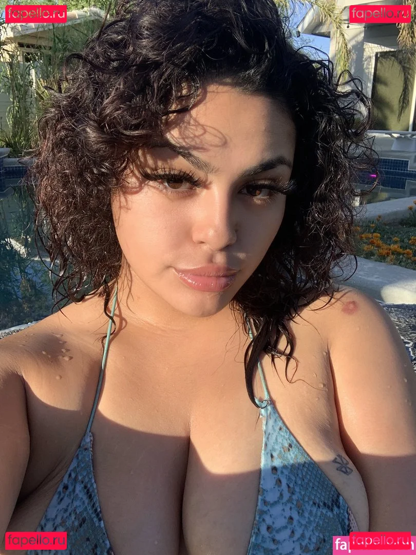 Jizzieebae Onlyfans Photo Gallery 