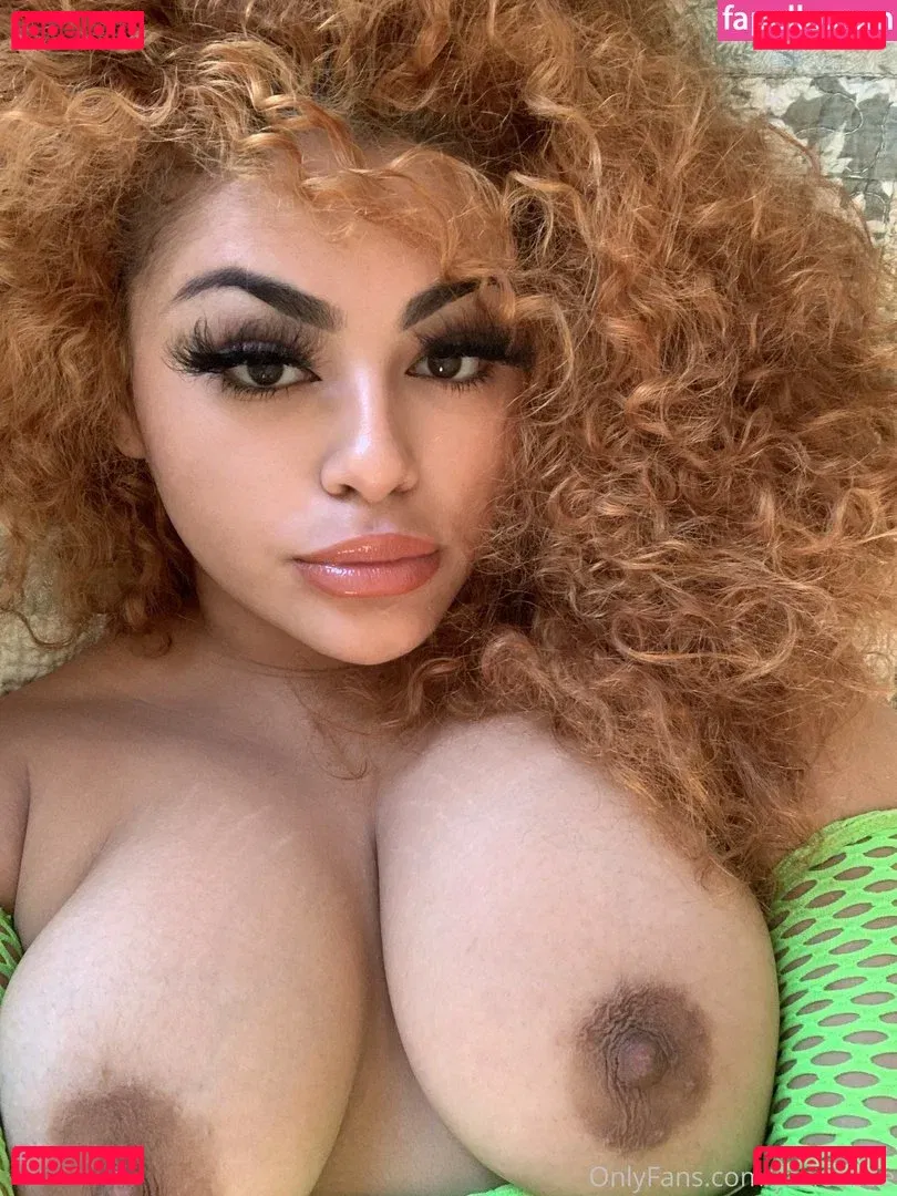 Jizzieebae Onlyfans Photo Gallery 