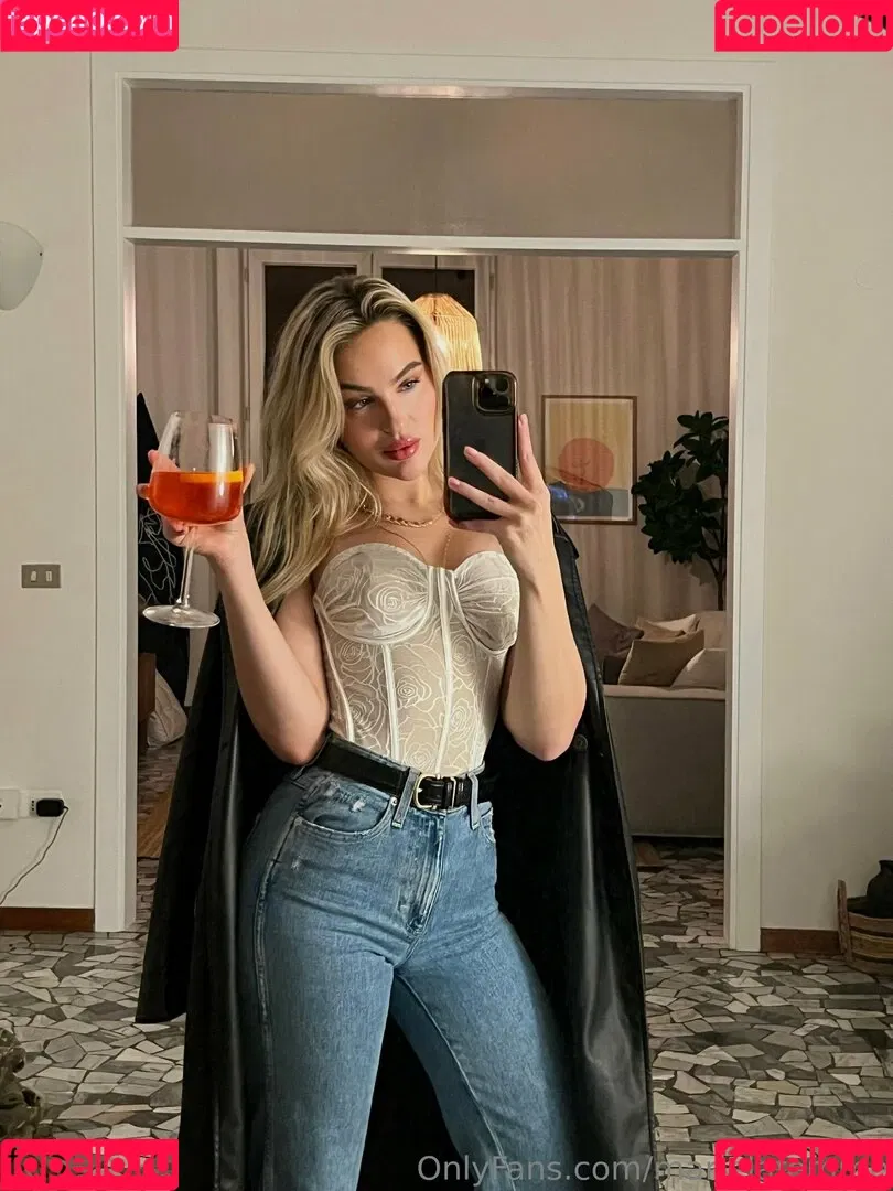 marielivewell Onlyfans Photo Gallery 