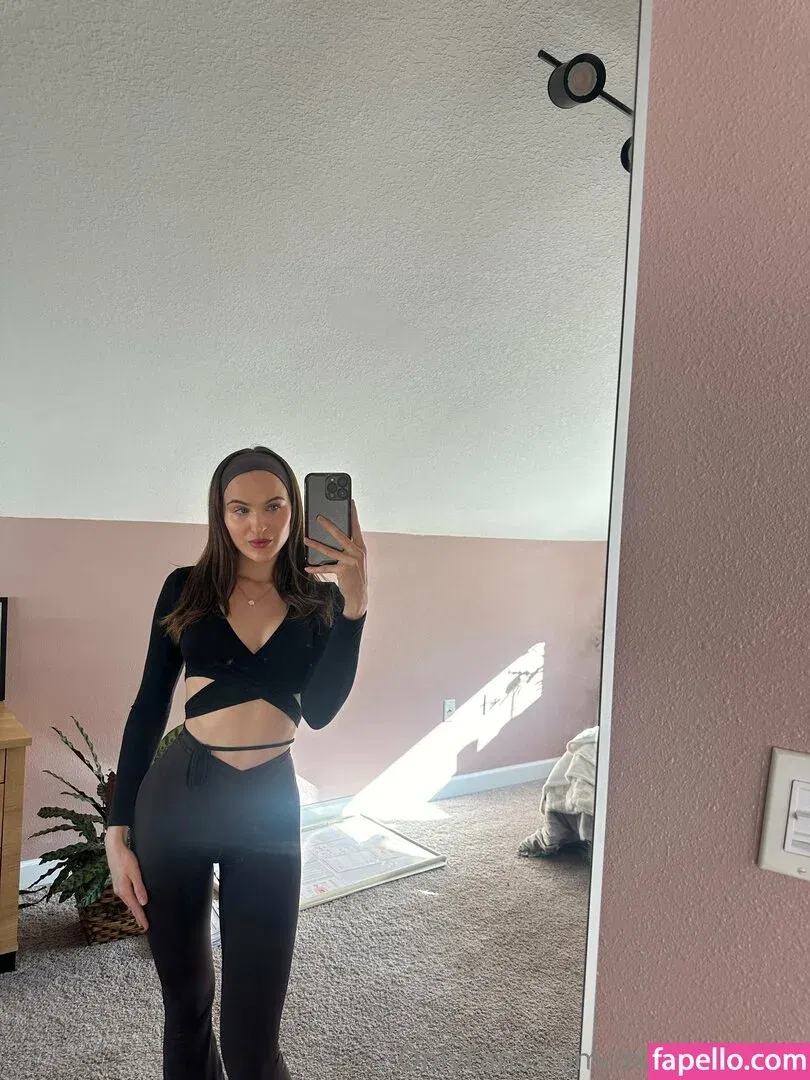 marielivewell Onlyfans Photo Gallery 