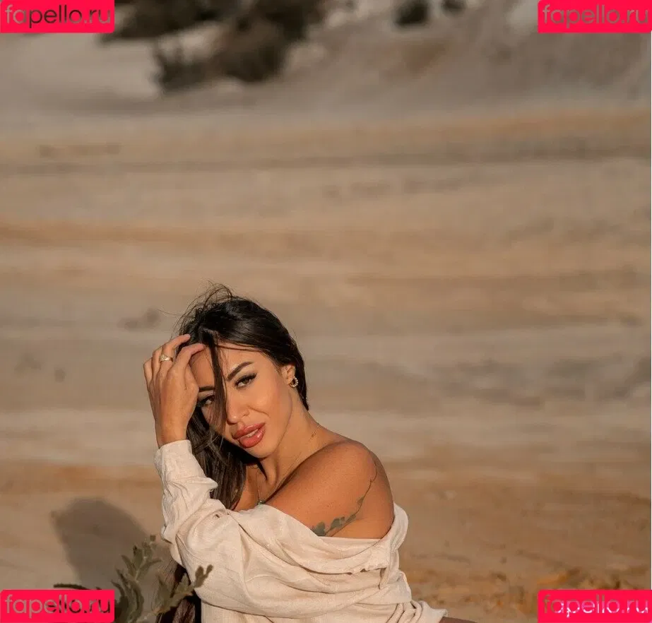 Nisa Grace Onlyfans Photo Gallery 