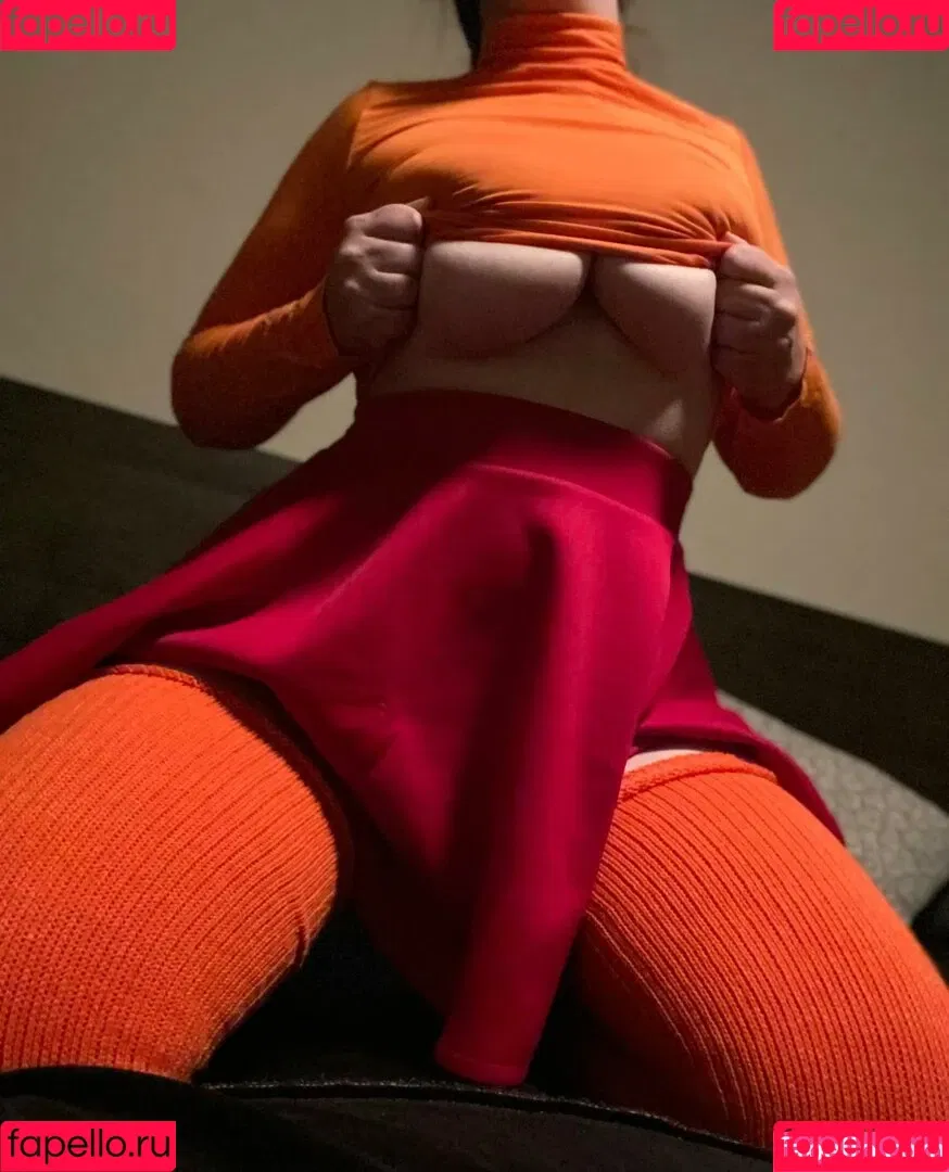 Curvy Nerd Penny Onlyfans Photo Gallery 
