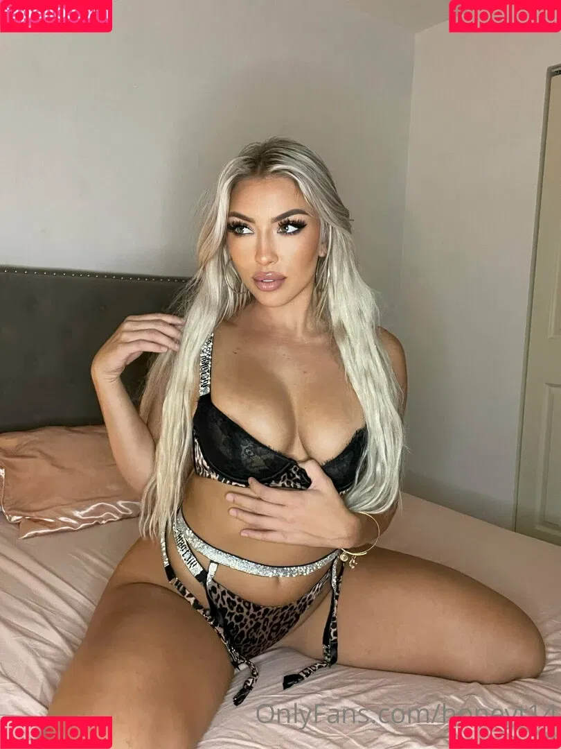 honeyt14 Onlyfans Photo Gallery 