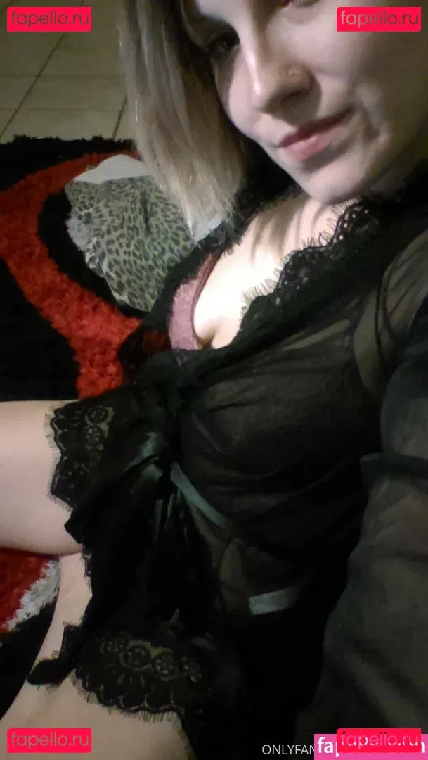 katiiemaedagoat Onlyfans Photo Gallery 