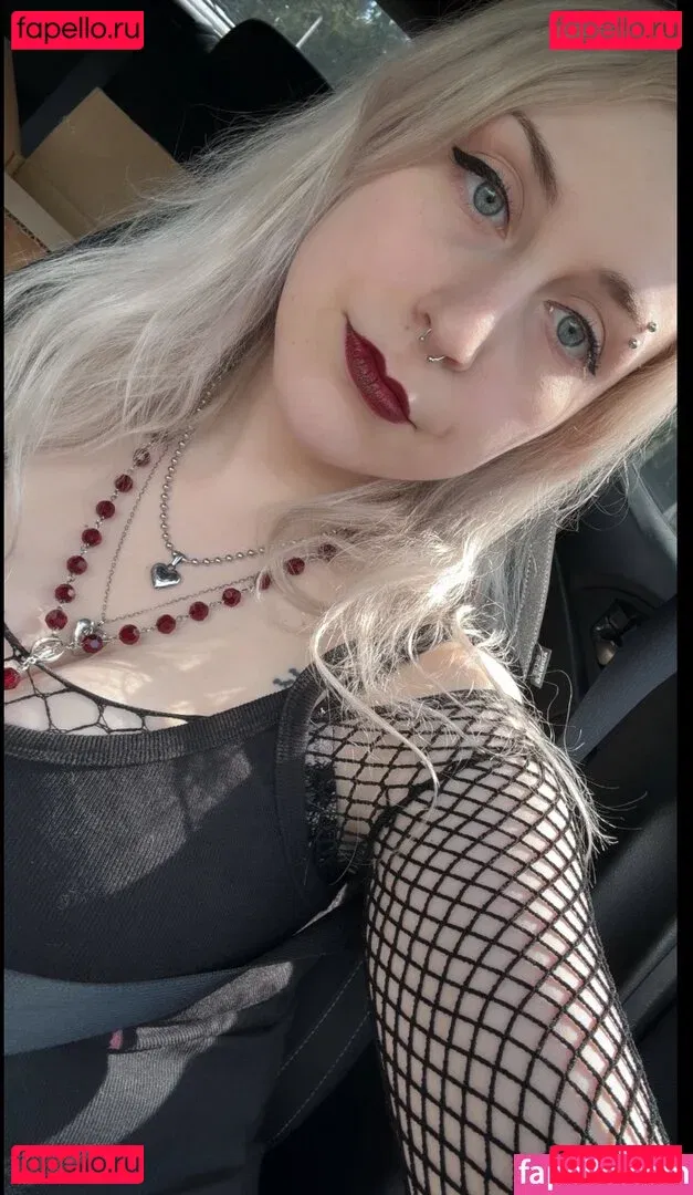 Maddie Reznor Onlyfans Photo Gallery 