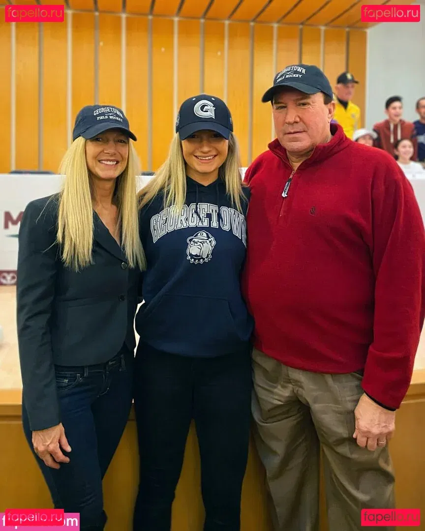 Skyler Lesslie Onlyfans Photo Gallery 