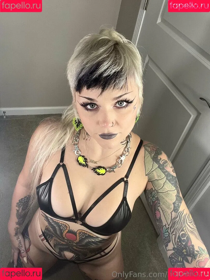 Holli Marie Onlyfans Photo Gallery 