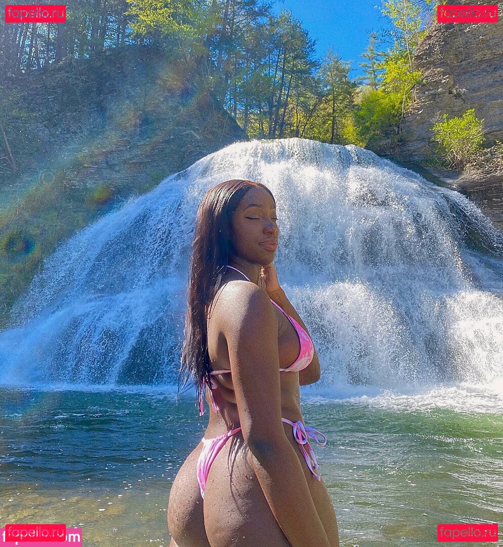 iivywren Onlyfans Photo Gallery 