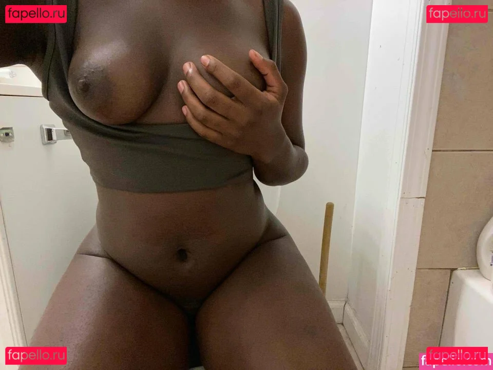 iivywren Onlyfans Photo Gallery 