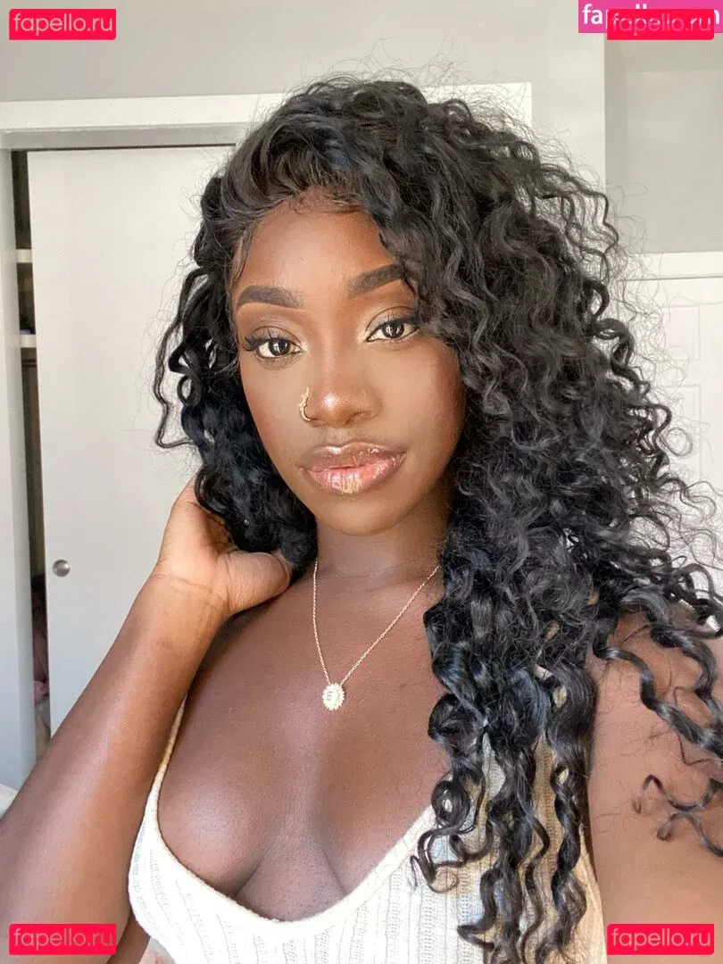 iivywren Onlyfans Photo Gallery 