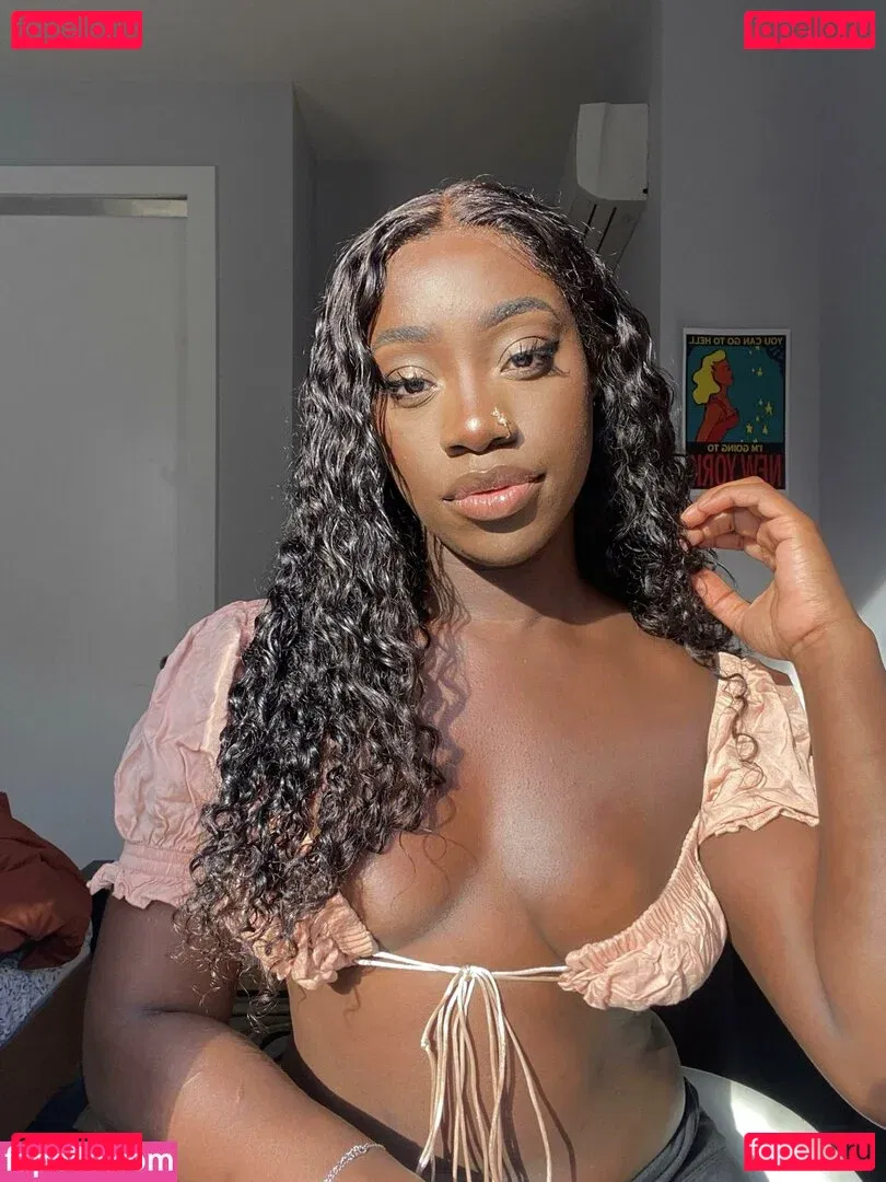 iivywren Onlyfans Photo Gallery 