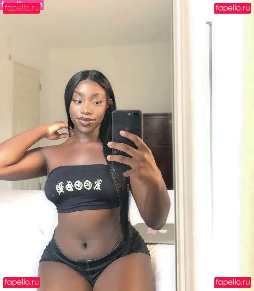 iivywren Onlyfans Photo Gallery 