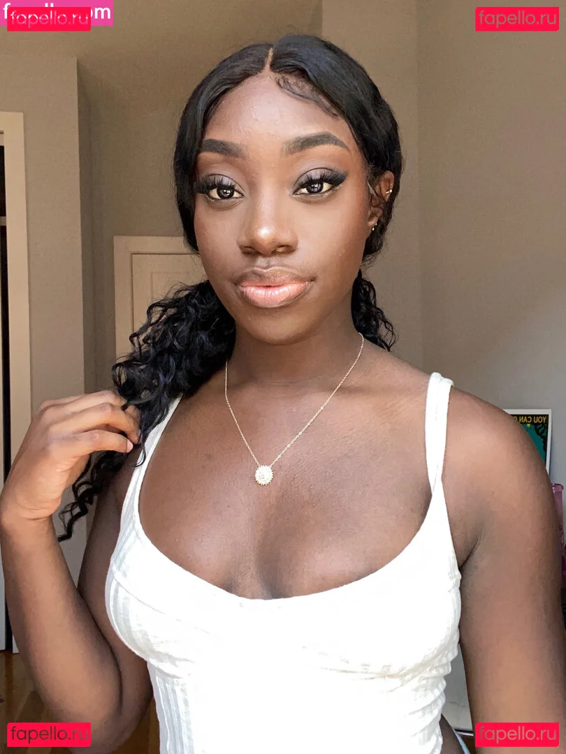 iivywren Onlyfans Photo Gallery 