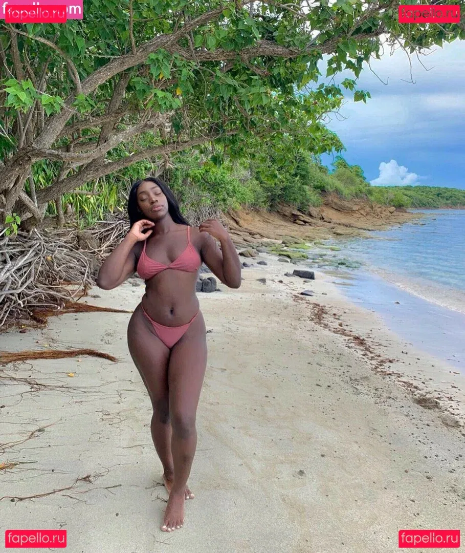 iivywren Onlyfans Photo Gallery 