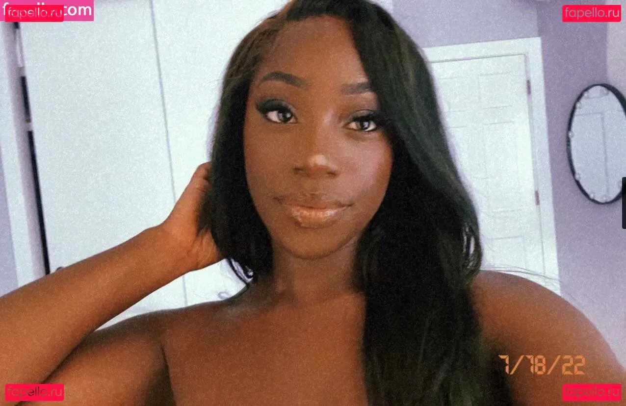 iivywren Onlyfans Photo Gallery 