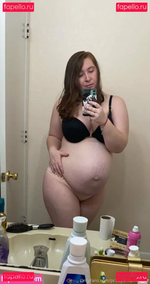 pr3ttyandpr3gnant Onlyfans Photo Gallery 